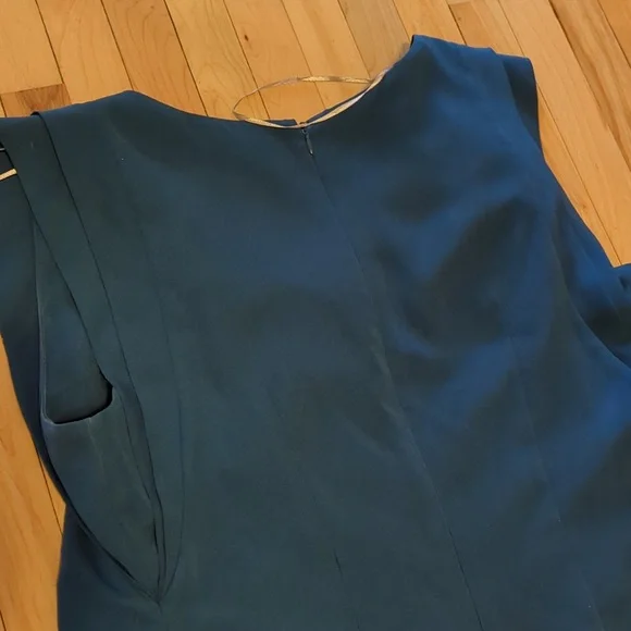 Dress - Picture 5 of 7